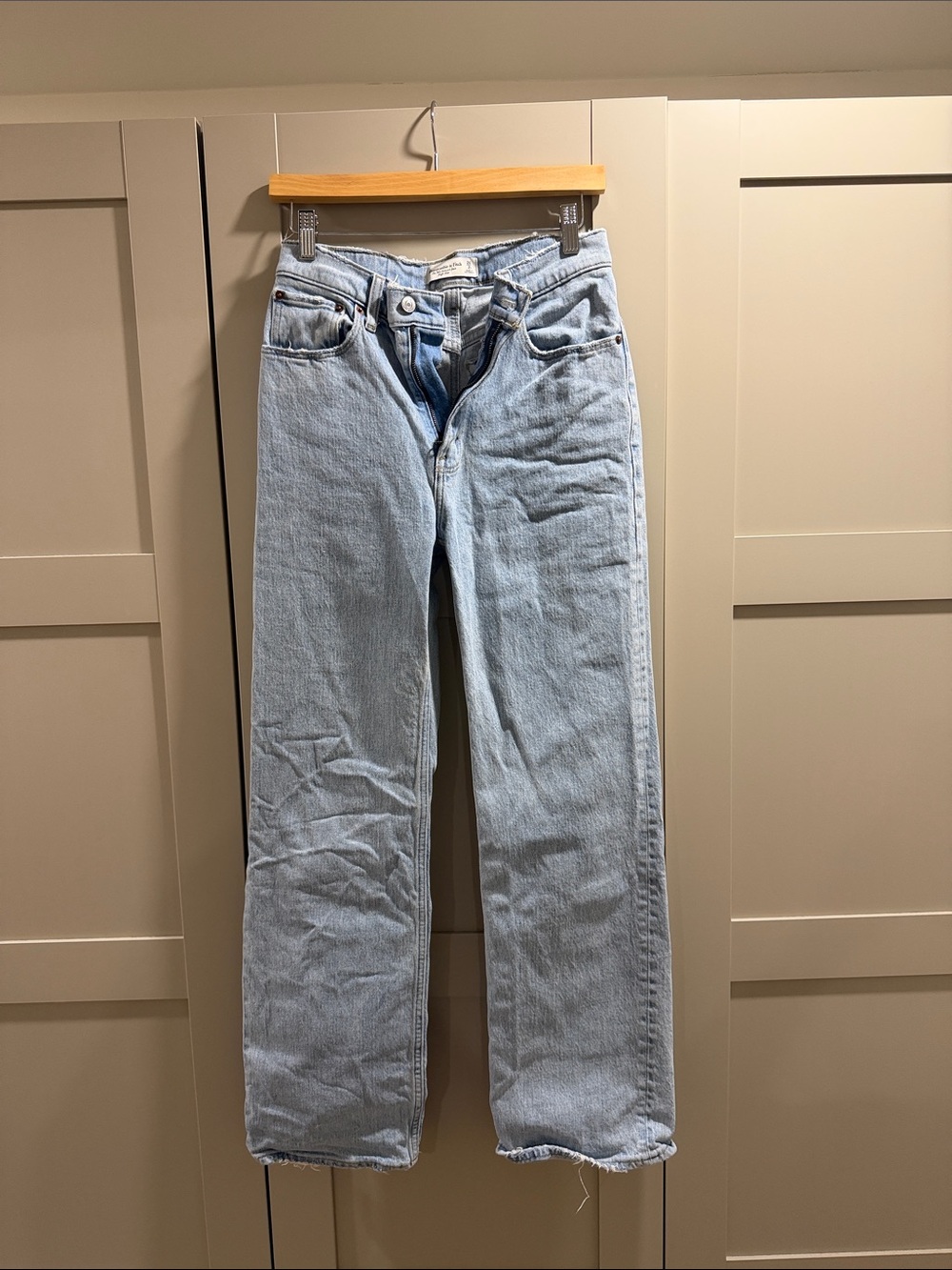 Abercrombie & Fitch Light Blue Relaxed Leg Jeans